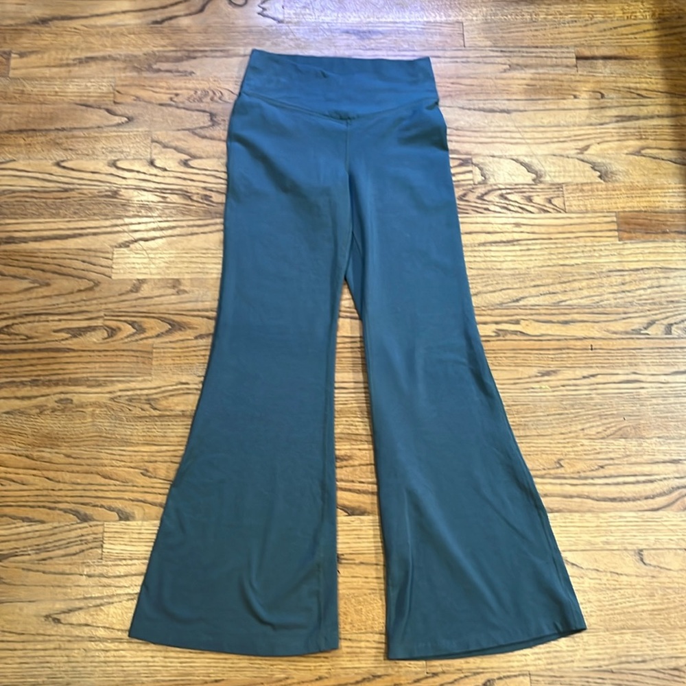 Old Navy Extra High Rise Super Flare Leggings
